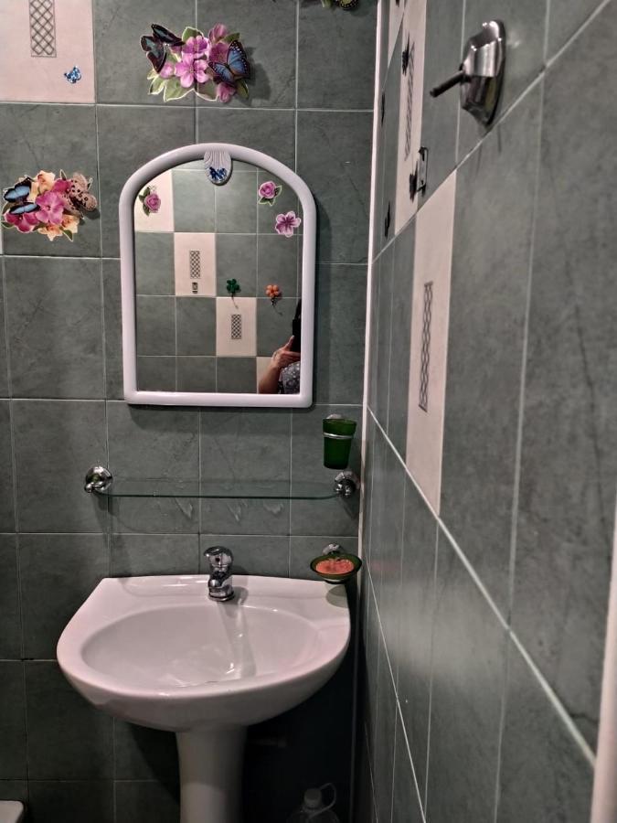Квартира В Гаграх Apartment Ngoại thất bức ảnh